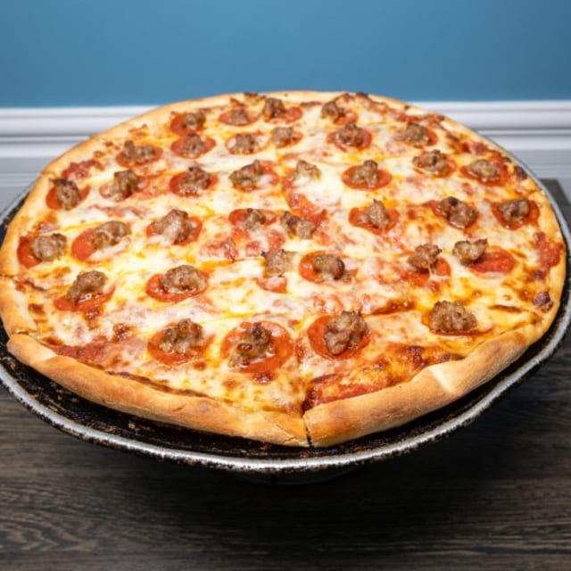 Medium Pizza 14"/10 Slices.